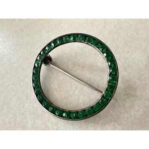 Antique bronze green faceted glass paste rhinestones circle wreath pin brooch
